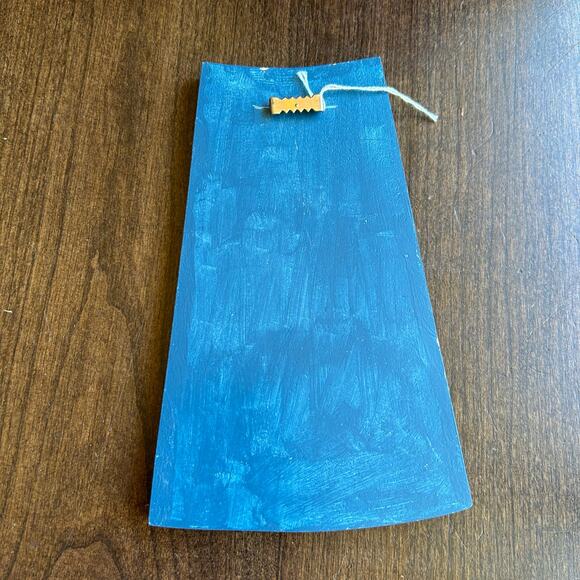 Hand painted birdhouse with a thatched roof on wood folk art - Picture 4 of 6